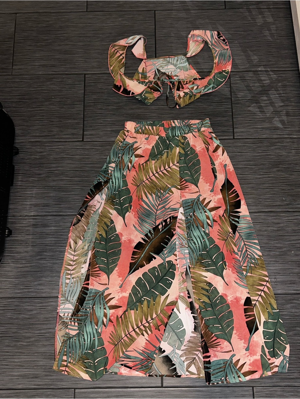 SHEIN Pink Tropical Leaf Two-Piece Skirt Set